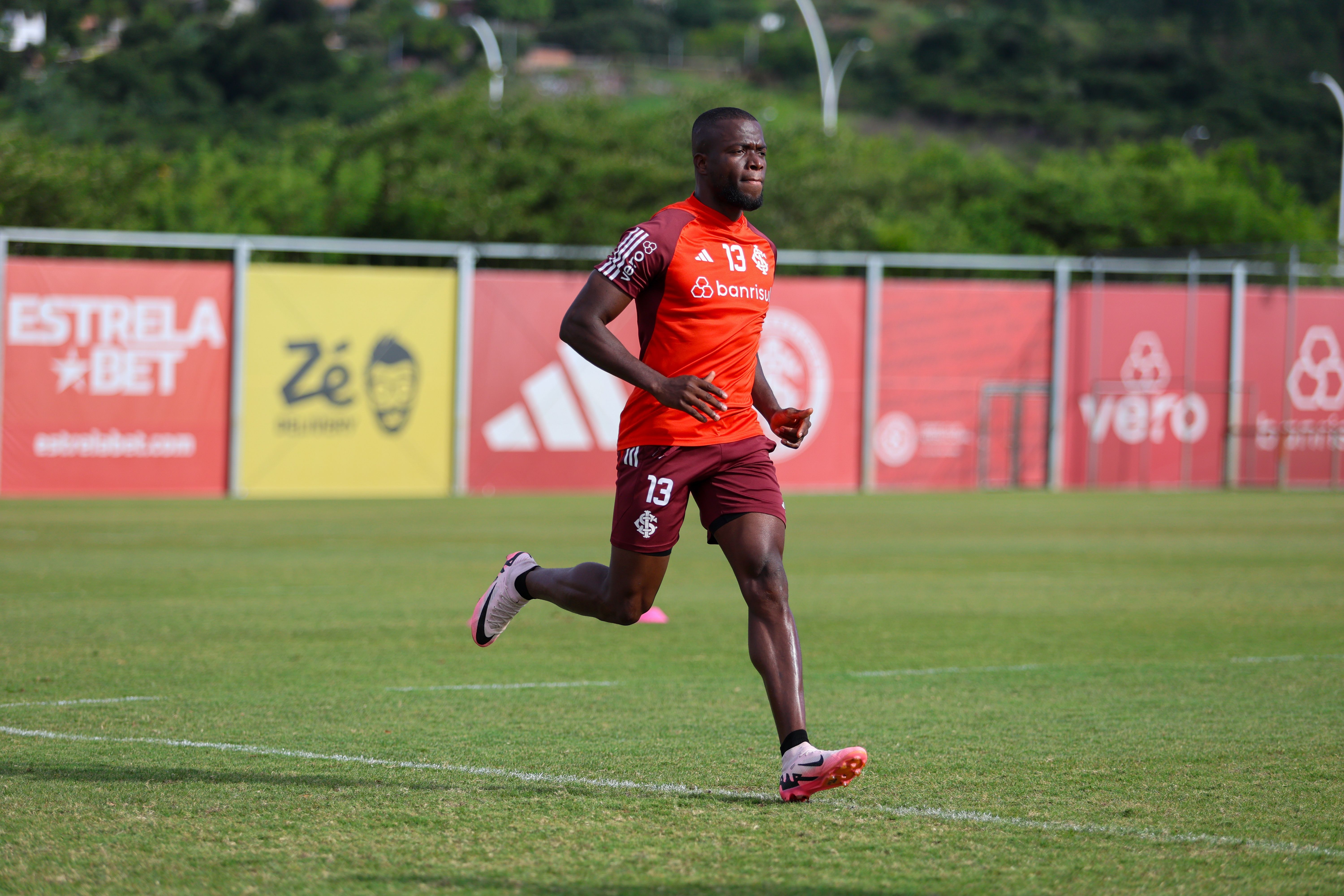 Escalação do Inter: Roger confirma três mudanças para enfrentar o Botafogo