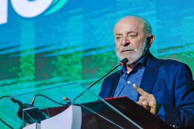 Lula critica aumento no preço do combustível no país: 'Gente que gosta de aproveitar da desgraça’