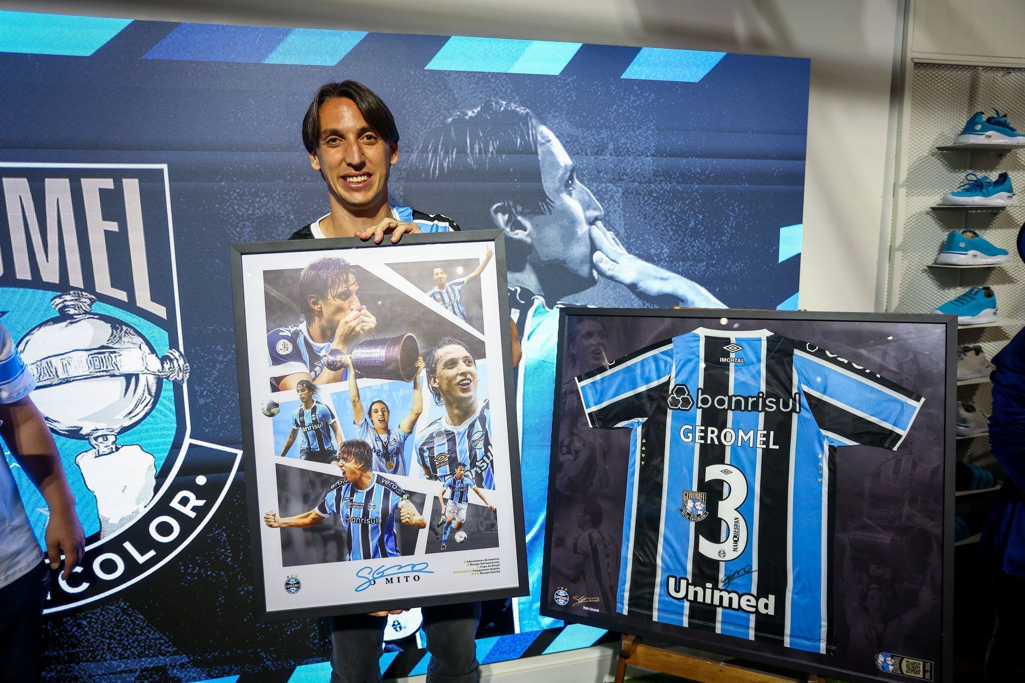 No Brasileiro, Grêmio enfrenta Corinthians em jogo que marca despedida de Geromel
