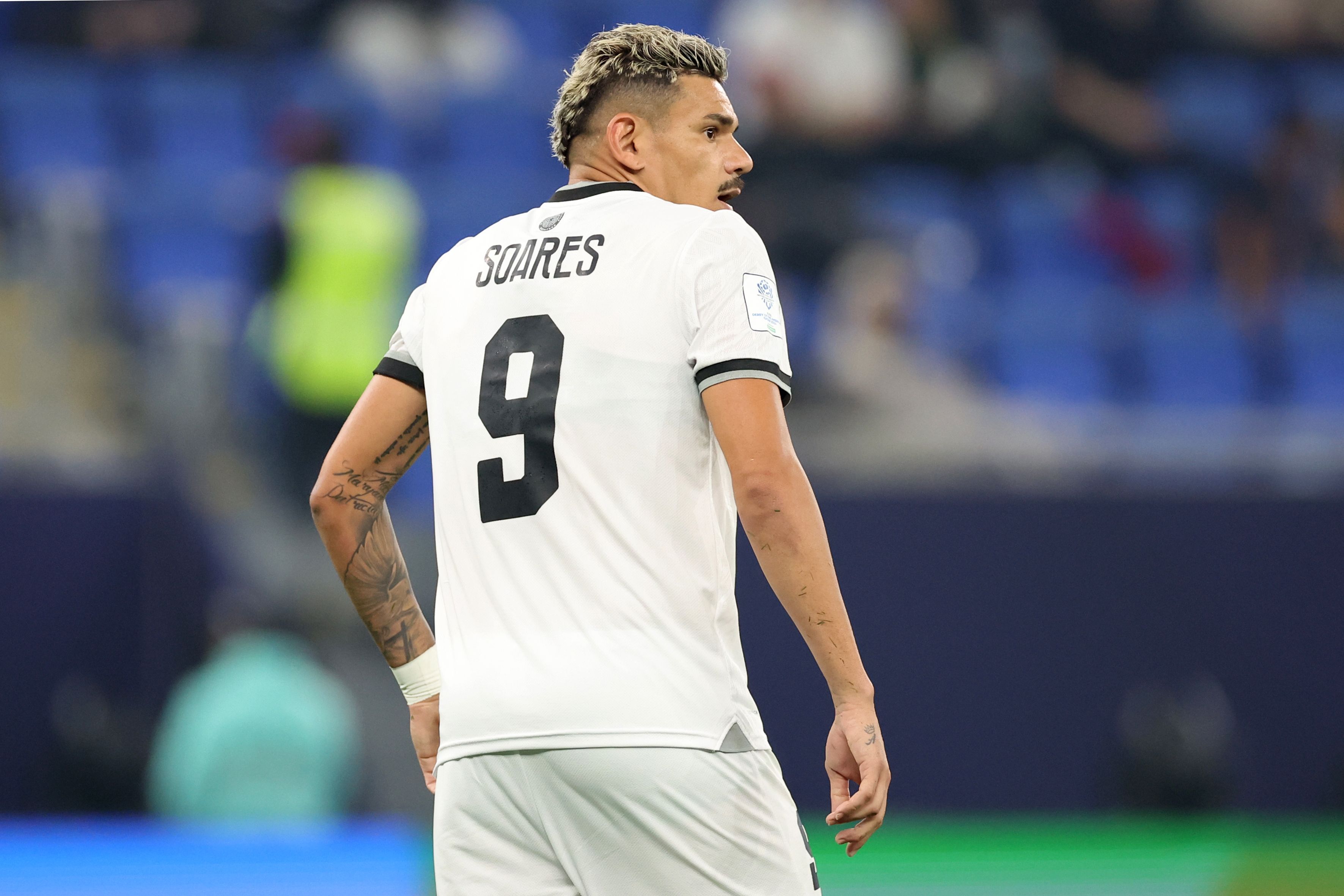 Santos mira contratação de Tiquinho Soares, do Botafogo
