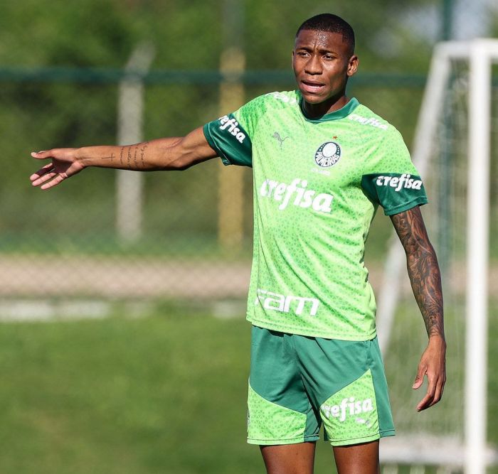 Patrick, de 20 anos, chega ao Atlético para reforçar o meio-campo Patrick, de 20 anos, chega ao Atlético para reforçar o meio-campo