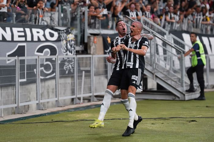 Dudu comemora gol pelo Atlético contra o Democrata-GV