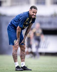 O primeiro treino de Neymar no retorno ao Santos