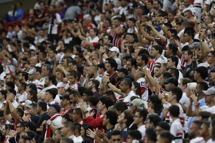 Torcida do São Paulo em Brasília, no jogo contra a Inter de Limeira Torcida do São Paulo em Brasília, no jogo contra a Inter de Limeira