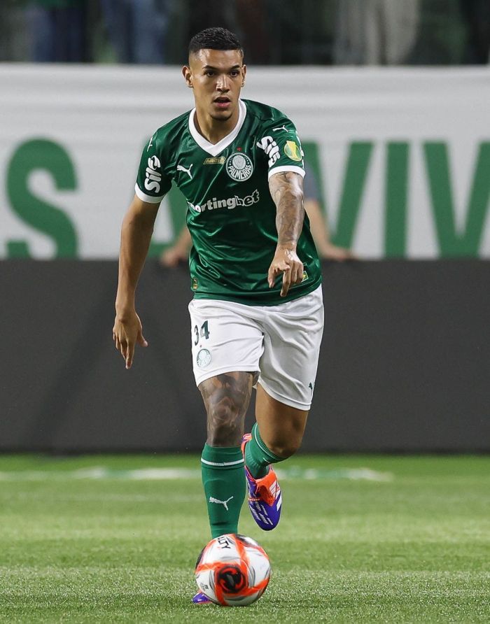 Naves entrou no decorrer do jogo contra o Botafogo-SP