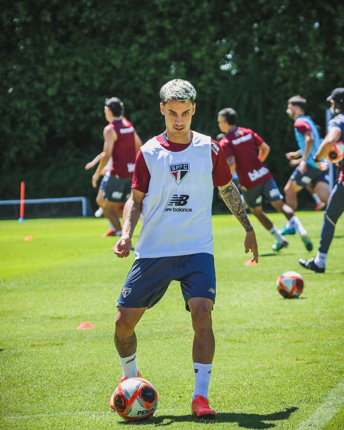 Ferreira treinou com o elenco após recuperação de lesão Ferreira treinou com o elenco após recuperação de lesão