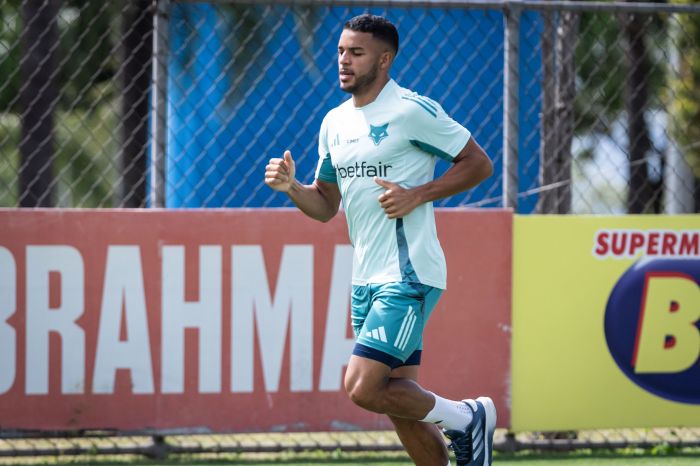Wanderson, do Cruzeiro, fez corrida na Toca da Raposa II Wanderson, do Cruzeiro, fez corrida na Toca da Raposa II