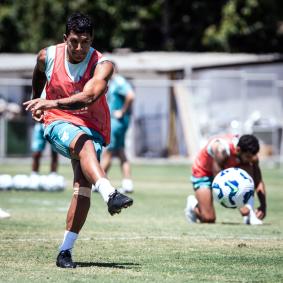 Imagens do treino do Cruzeiro, nesta segunda-feira (10), na Toca da Raposa II