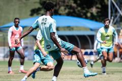 Imagens do treino do Cruzeiro, nesta segunda-feira (10), na Toca da Raposa II