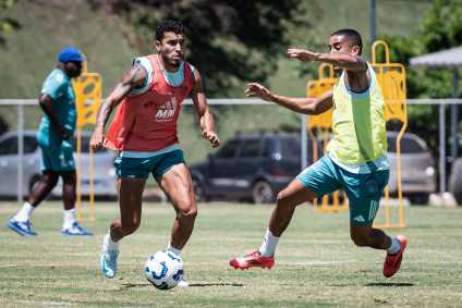 Imagens do treino do Cruzeiro, nesta segunda-feira (10), na Toca da Raposa II