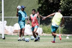 Imagens do treino do Cruzeiro, nesta segunda-feira (10), na Toca da Raposa II