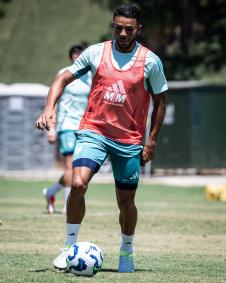 Imagens do treino do Cruzeiro, nesta segunda-feira (10), na Toca da Raposa II