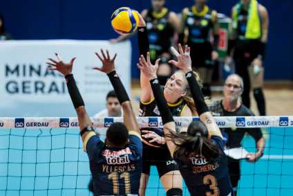 Veja fotos da vitória do Praia Clube sobre o Alianza Lima na final do Sul-Americano Feminino de Vôlei