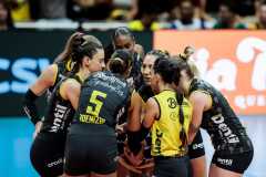 Veja fotos da vitória do Praia Clube sobre o Alianza Lima na final do Sul-Americano Feminino de Vôlei