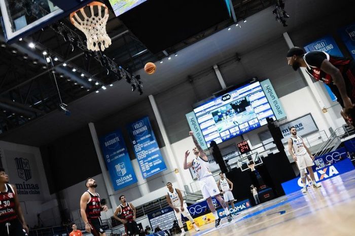 Lance de jogo entre KTO Minas e Flamengo, pela fase classificatória da temporada 2024/2025 do NBB