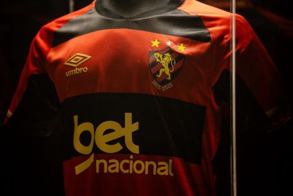 Nova camisa do Sport em celebração aos 120 anos de clube