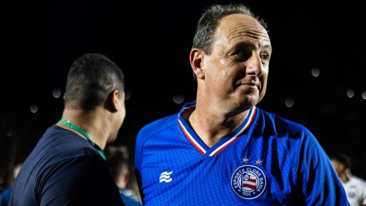 Rogério Ceni durante comemoração do título do Campeonato Baiano de 2025