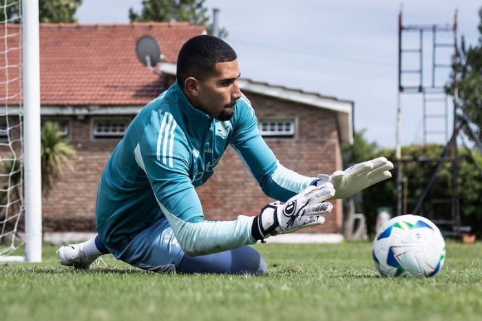 Léo Aragão durante treino do Cruzeiro na Toca da Raposa II