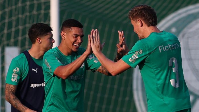 Naves e Bruno Fuchs, concorrentes por posição no Palmeiras