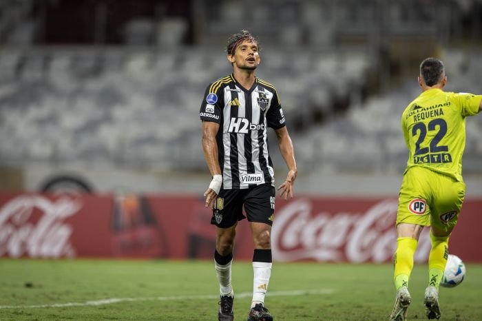 Gustavo Scarpa, meia do Atlético, comemora gol contra o Deportes Iquique pela Sul-Americana