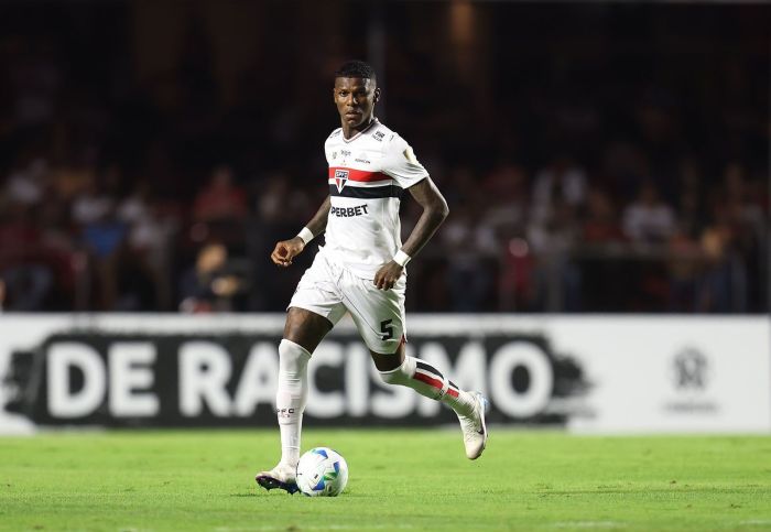 Arboleda sentiu desconforto diante do Alianza Lima e foi substituído