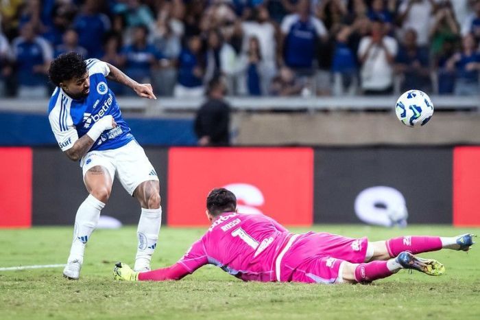 Festa de Gabigol e do Cruzeiro com a vitória sobre o Flamengo no Mineirão, por 2 a 1 Festa de Gabigol e do Cruzeiro com a vitória sobre o Flamengo no Mineirão, por 2 a 1