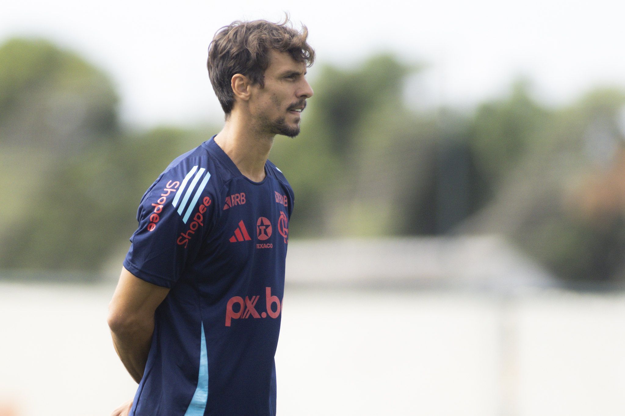 Rodrigo Caio abre o jogo sobre saída do Flamengo: 'Contra meus princípios'