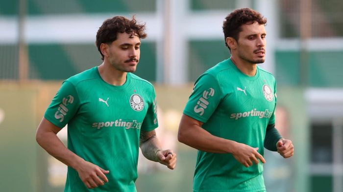 Maurício e Raphael Veiga brigam pela titularidade no meio-campo do Palmeiras