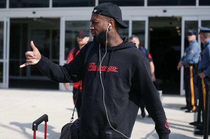 Gerson na chegada do Flamengo aos Estados Unidos