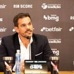 Vasco encaminha ofício à CBF para reclamar da arbitragem do duelo com o Cruzeiro