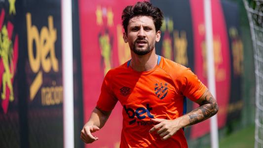 Volante Pedro Augusto durante treino no CT do Sport