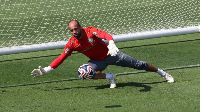 Lomba é o reserva imediato de Weverton