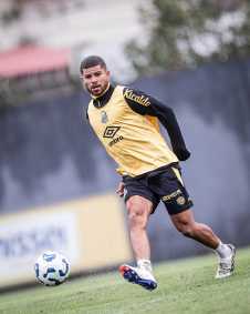 Jeffinho, Lipão e Leleti durante treino do Santos nesta quarta-feira (2)