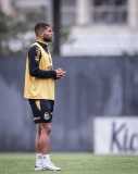 Jeffinho, Lipão e Leleti durante treino do Santos nesta quarta-feira (2)