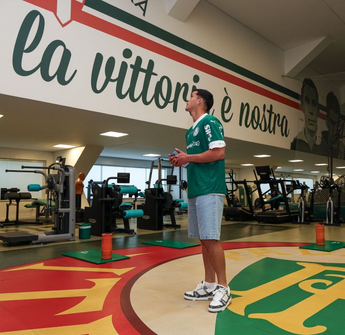 Ramón Sosa conhece estruturas do CT do Palmeiras