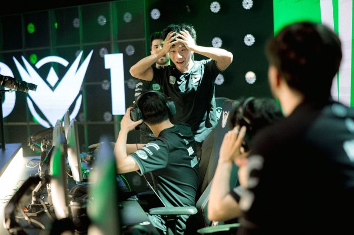 LOUD Gryffinn celebra vitória no primeiro jogo da série contra a Vivo Keyd Stars