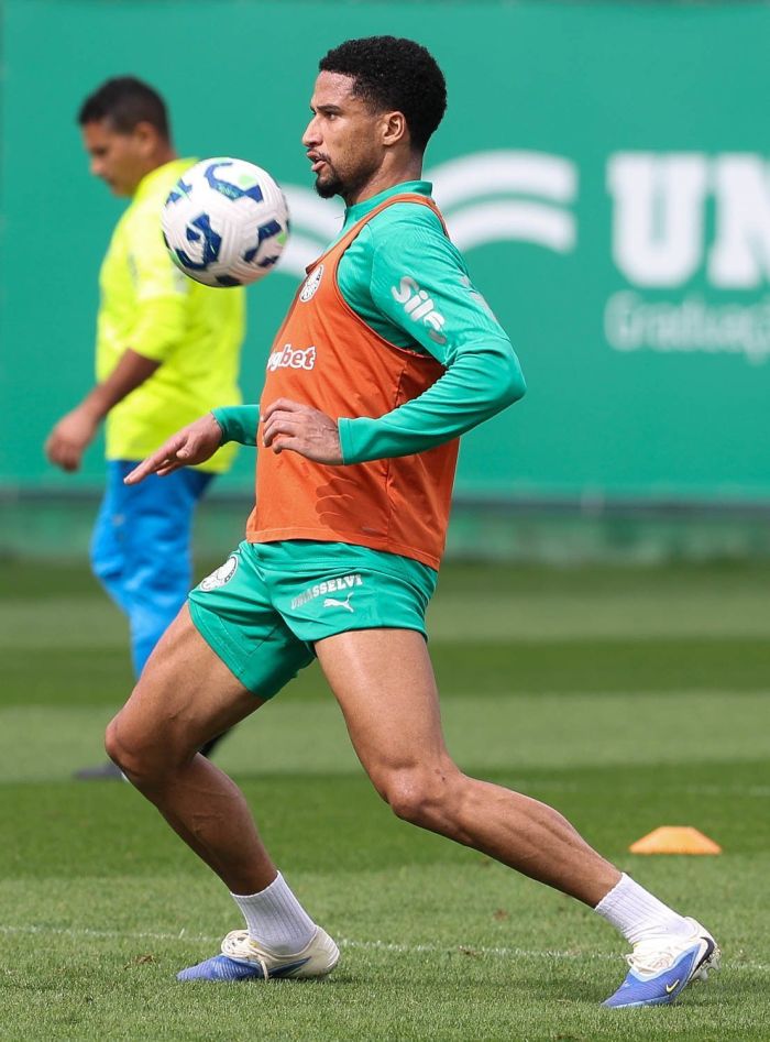 Murilo está em transição física após lesão muscular