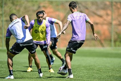 Com novidades, América dá sequência à preparação para duelo com Operário