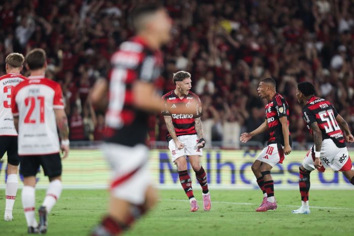 Flamengo x Estudiantes: Varela vibra com golaço marcado no Maracanã