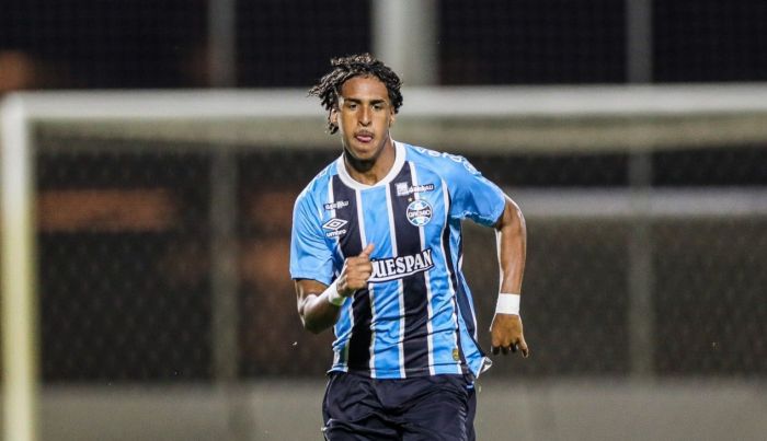 Vitor Ramon é um dos laterais mais promissores do futebol brasileiro