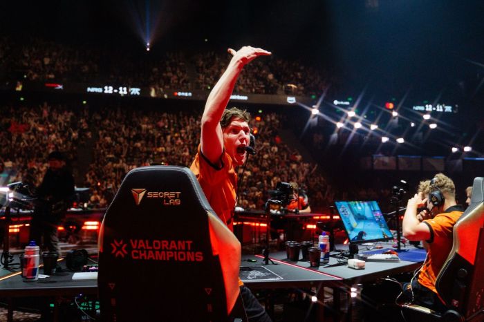 O carismático Boaster celebrou muito cada round vencido pela Fnatic na grande decisão