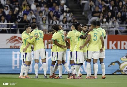 Seleção brasileira em jogo contra Japão