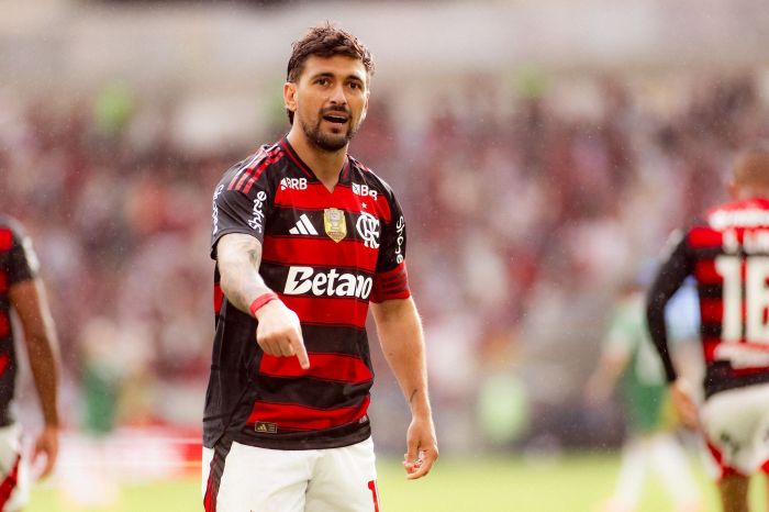 Flamengo x Palmeiras: Arrascaeta abre o placar no Maracanã