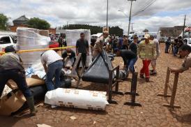 População de Rio Bonito do Iguaçu recebe ajuda após tornado