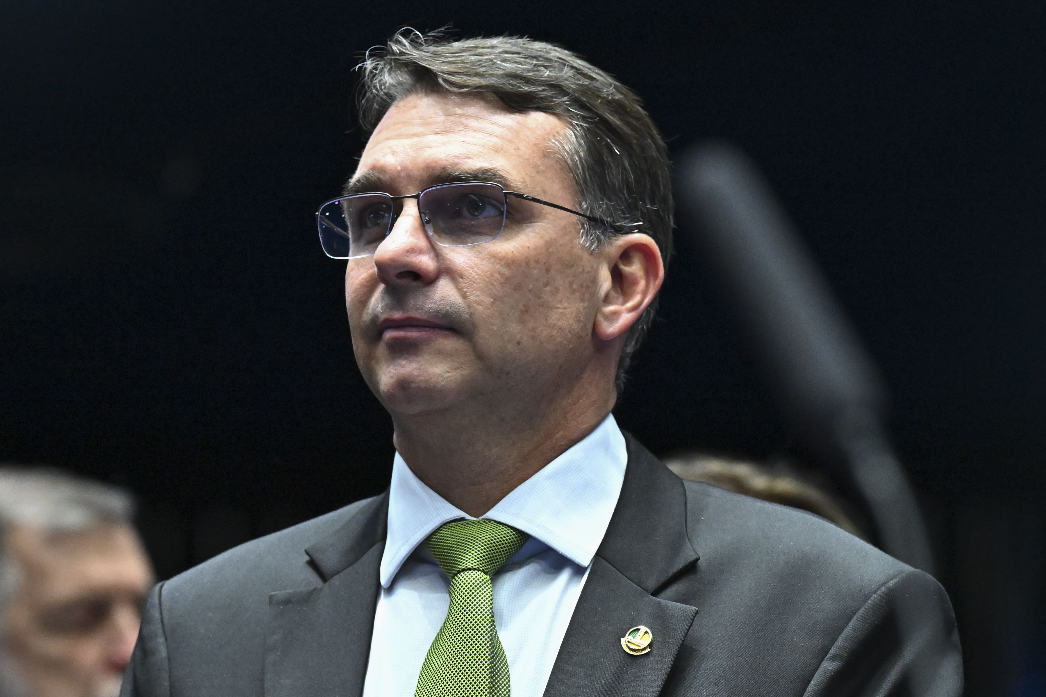 Flávio Bolsonaro organiza viagem aos Estados Unidos para encontrar Donald Trump