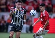 Santos precisa superar freguesia recente para vencer o Internacional
