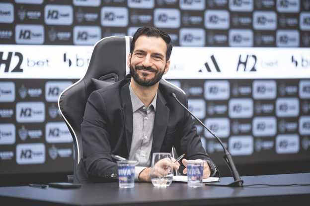 CEO do Atlético estará em Nova York para reunião da CBF e estreia da Seleção