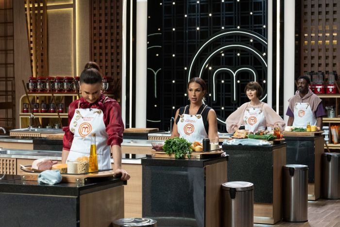 Competidores recebem os ingredientes