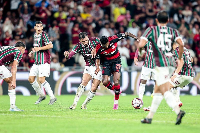 Fluminense e Flamengo dominam as decisões do Carioca na década; entenda