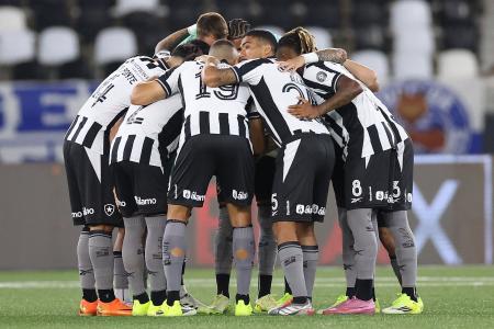 Botafogo tem jogos a menos e entra na zona de rebaixamento do Campeonato Brasileiro